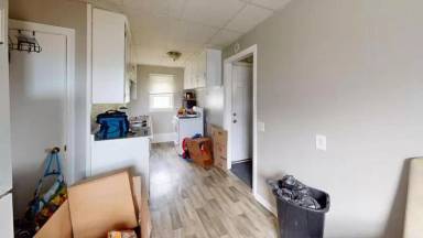 Main picture of 4725 Lake Ave