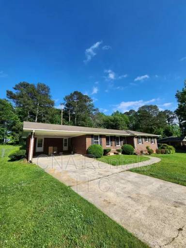 Main picture of 626 Honeybear Ln