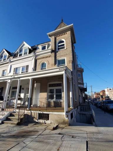 Main picture of 102 S 13th St