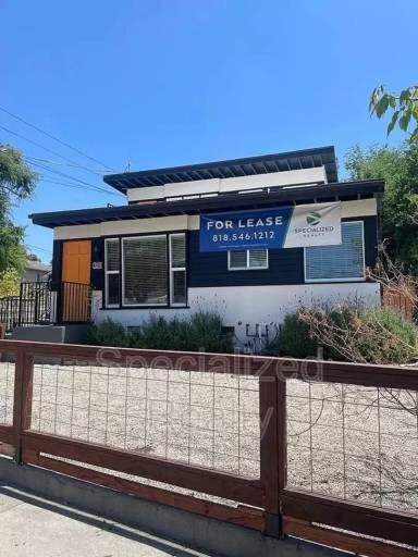 Main picture of 3216 Division St