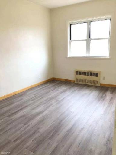 Main picture of 110 Bay 10th St