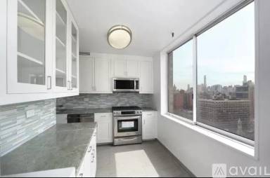 Main picture of 278 W 81st St