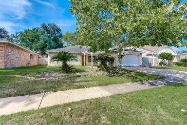 Main picture of 20046 Crazy Horse Circle Dr