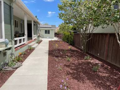 Main picture of 1038 N Humboldt St