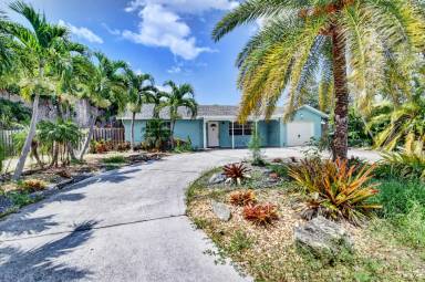Main picture of 727 SW 25th Ave
