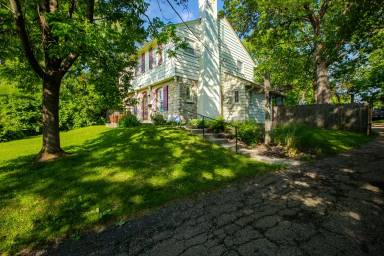 Main picture of 2221 W North Bend Rd