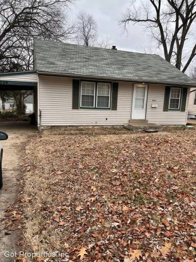 Main picture of 8033 Patterson Dr