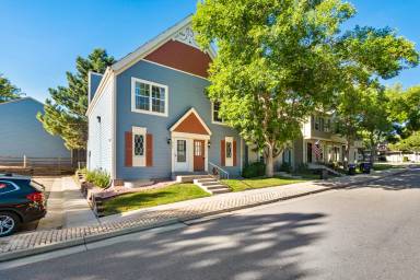 Main picture of 3556 Queen Anne Way