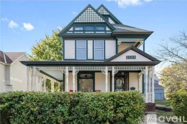 Main picture of 2523 DuPont Ave N