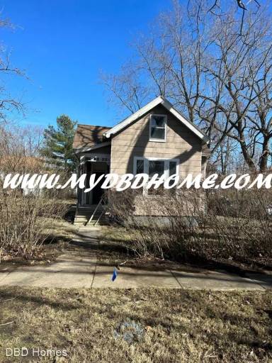 Main picture of 702 Saint Marys Ave