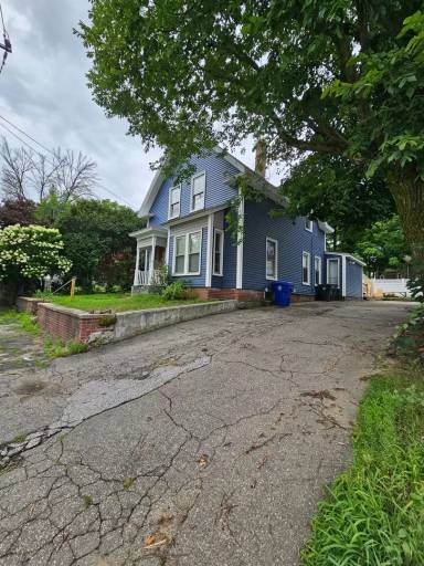 Main picture of 605 Hall St
