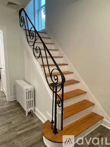 Main picture of 6356 Monitor St