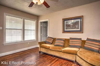 Main picture of 2010 40th St