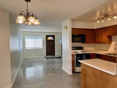 Main picture of 2201 E Pinchot Ave
