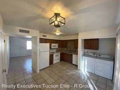 Main picture of 5756 E 24th St