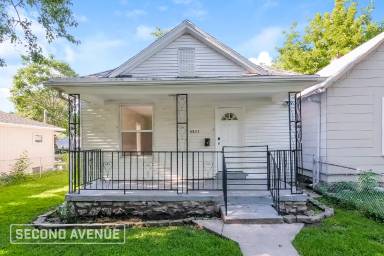 Main picture of 4823 E 8th St