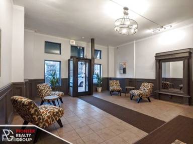 Main picture of 739 W Belmont Ave