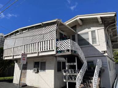 Main picture of 1712 Clark St