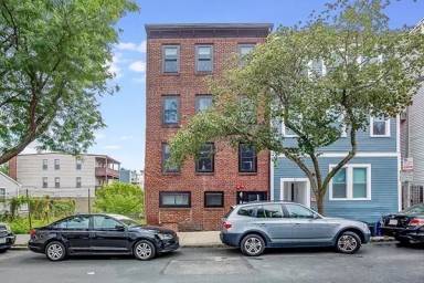 Main picture of 69 Cottage St