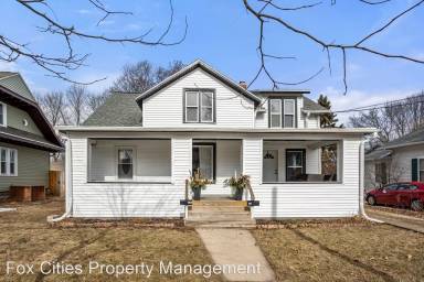 Main picture of 324 E Pacific St