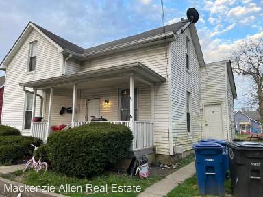 Main picture of 741 S Noble St