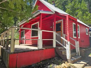 Main picture of 26469 Crystal Rd