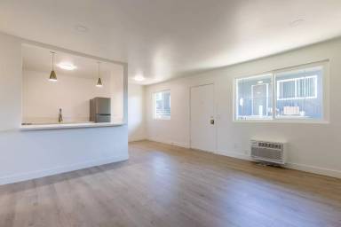 Main picture of 9249 Birch St