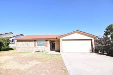 Main picture of 313 Chestnut Dr