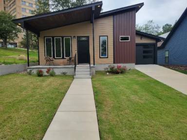 Main picture of 2318 Rock St