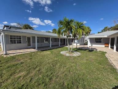 Main picture of 14225 Palm St