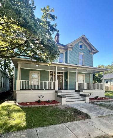 Main picture of 403 S Rowan Ave