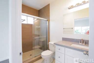 Main picture of 2812 S Cloverdale Ave