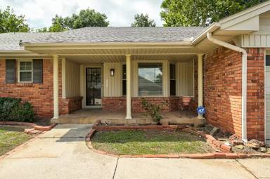 Main picture of 4008 NW 62nd Ter