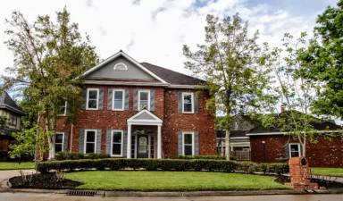 Main picture of 15 Lakewood Pl