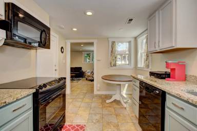 Main picture of 1409 W Fort St