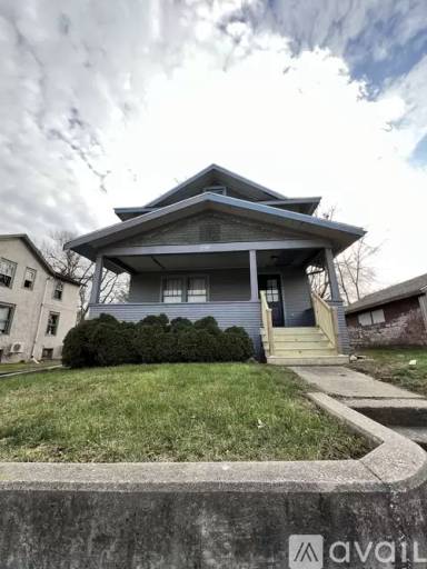 Main picture of 423 W Vernon Ave