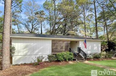 Main picture of 711 Cedar Ave