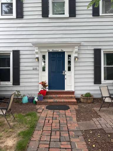 Main picture of 210 E Windsor Ave