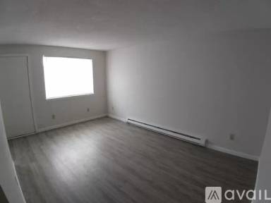 Main picture of 2434 N Addison St