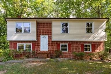 Main picture of 10409 Daniels Ct