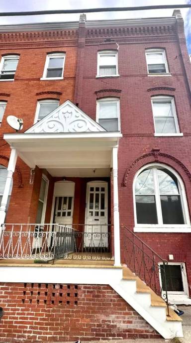 Main picture of 11 N Ann St