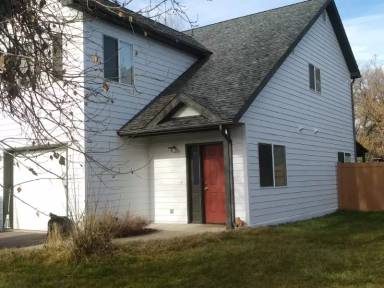 Main picture of 806 Waverly Pl