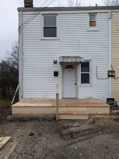 Main picture of 37 Lardner Ct