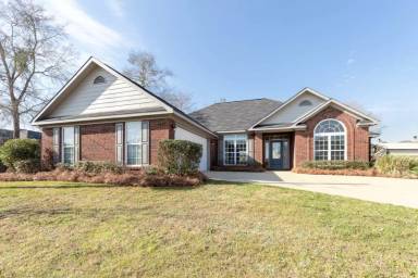 Main picture of 37 Peacock Dr