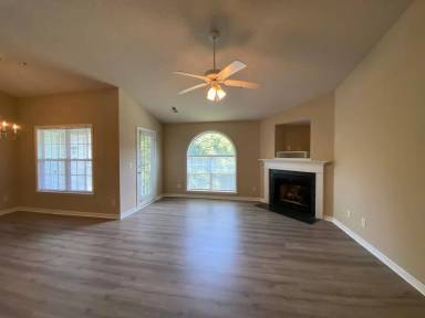 Main picture of 533 Scholastic Ct
