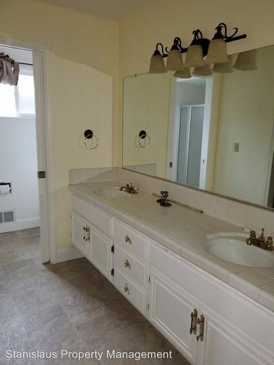 Main picture of 1240 Govannina Dr