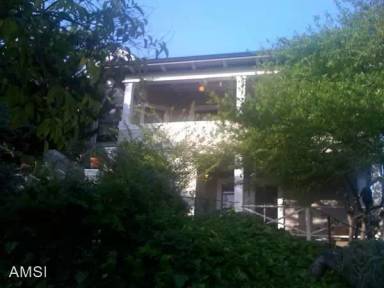 Main picture of 322 Howard Ave