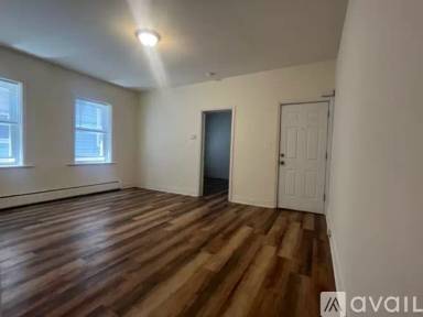 Main picture of 162 Main St