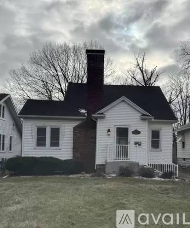 Main picture of 1216 W Macqueen Ave