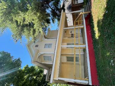 Main picture of 629 Swan St